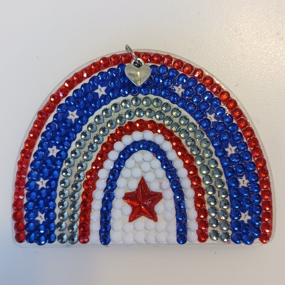 Magnet independence day rainbow with heart charm